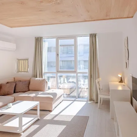 Cozy Japandi- & Minimal Apartment *